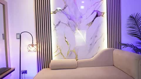 Snapshot of emma__walkerr_ chatting on March 30, 7:04 pm emma__walkerr_ online show from March 30, 7:04 pm