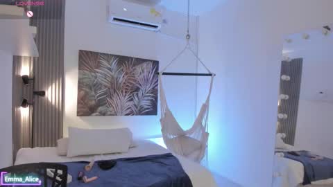 Alice online show from March 10, 11:15 am