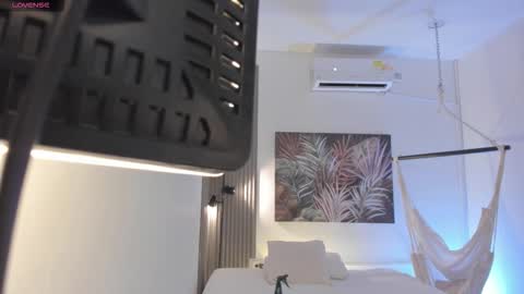 Alice online show from March 25, 11:05 am