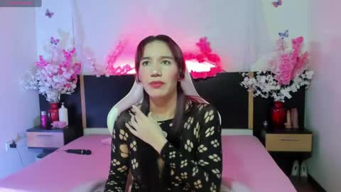 emma_ayala online show from June 3, 7:19 pm