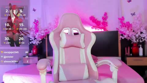 emma_ayala online show from June 18, 7:18 pm