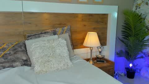 Snapshot of emma_bakker_ chatting on February 1, 2:34 pm Emma online show from February 1, 2:34 pm