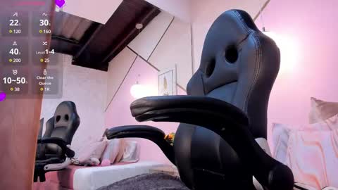 pau online show from February 25, 11:00 pm