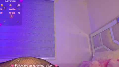 Snapshot of emma_clive chatting on April 6, 3:04 am Emma online show from April 6, 3:04 am