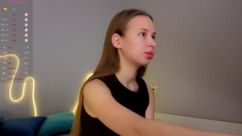 Emma online show from August 5, 1:52 am