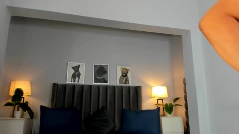 Snapshot of emma_crawford_ chatting on December 3, 9:02 pm Emma online show from December 3, 9:02 pm