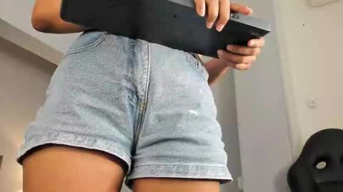 Emma online show from January 12, 7:52 pm