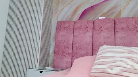 Snapshot of emma_curvy1 chatting on April 17, 3:09 am Emma online show from April 17, 3:09 am