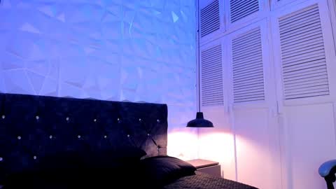 emma_dl2 online show from December 11, 5:59 pm