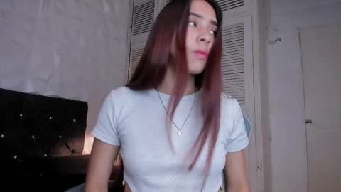 emma_dl2 online show from March 3, 5:39 pm