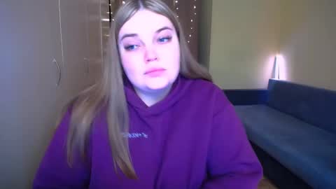 Snapshot of emma_dorn chatting on March 4, 9:37 am Eva online show from March 4, 9:37 am