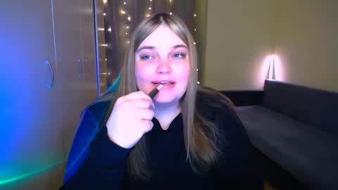 Snapshot of emma_dorn chatting on March 12, 7:09 pm Eva online show from March 12, 7:09 pm