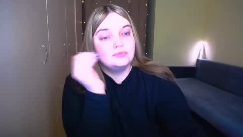 Snapshot of emma_dorn chatting on March 18, 6:16 am Eva online show from March 18, 6:16 am