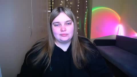 Snapshot of emma_dorn chatting on March 25, 6:30 am Eva online show from March 25, 6:30 am