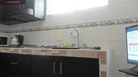 Snapshot of emma_eva1 chatting on December 22, 1:19 pm Emma online show from December 22, 1:19 pm