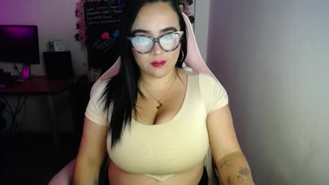 Snapshot of emma_evans07 chatting on January 13, 1:13 am emmy online show from January 13, 1:13 am