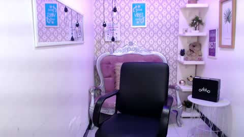 Snapshot of emma_garciaa_ chatting on December 13, 8:15 pm emma online show from December 13, 8:15 pm