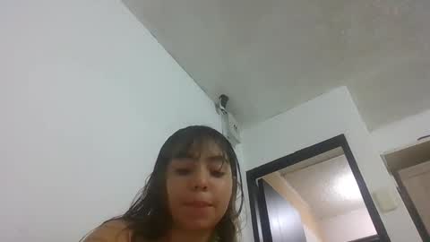 Snapshot of emma_grayys chatting on December 17, 6:08 am emma_grayys online show from December 17, 6:08 am