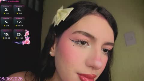 Emma 3 online show from June 9, 1:17 am