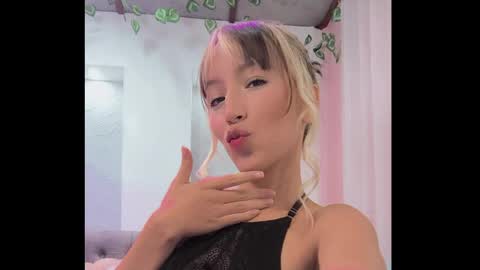 Snapshot of emma_jan_ chatting on June 3, 7:41 pm Emma jan online show from June 3, 7:41 pm
