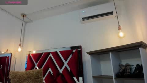 emma_jewl online show from December 2, 7:09 pm