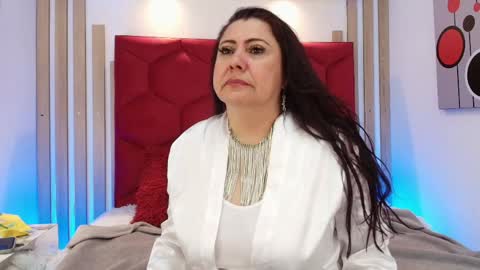 Snapshot of emma_jhomson chatting on April 13, 12:54 pm Emma 3 online show from April 13, 12:54 pm