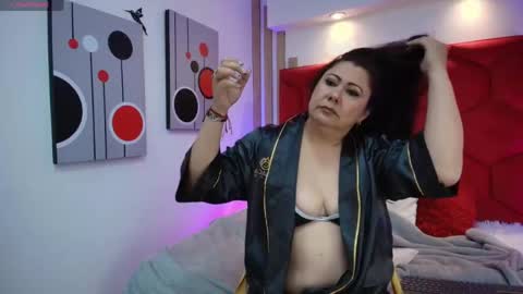 Snapshot of emma_jhomson chatting on April 16, 12:50 pm Emma 3 online show from April 16, 12:50 pm