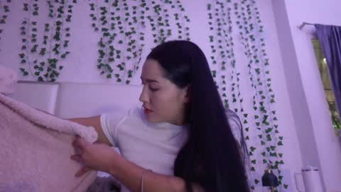 emma_johnson_ online show from January 13, 2:28 am