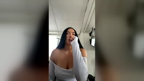 emma_johnson_ online show from June 4, 4:24 pm
