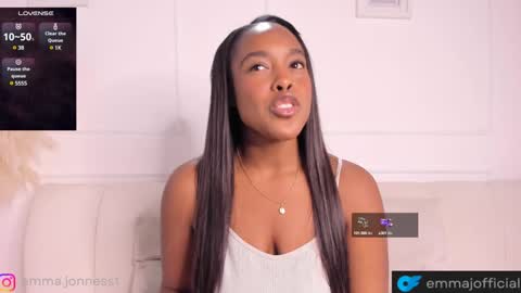 emma_jonness online show from December 9, 6:46 pm