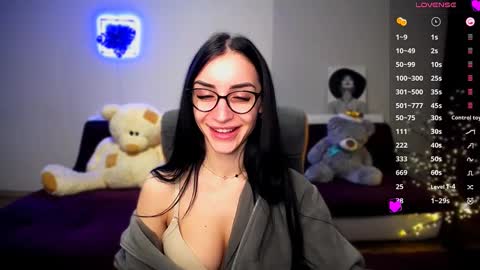 Emma online show from December 20, 1:33 pm