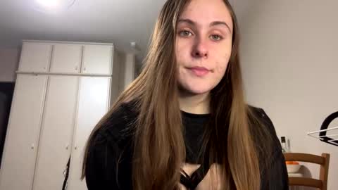 emma_just online show from December 27, 9:17 am