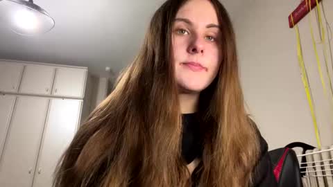 emma_just online show from December 29, 11:40 am