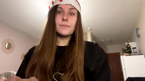 emma_just online show from January 3, 8:00 am