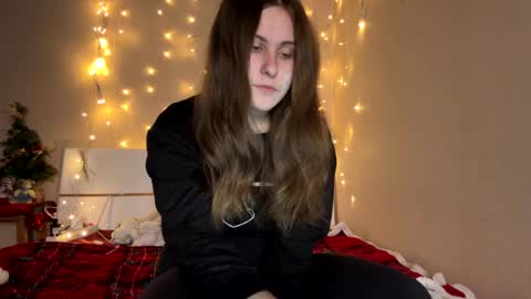 emma_just online show from January 4, 2:14 pm