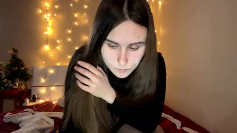 emma_just online show from January 19, 1:33 pm