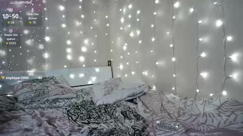 emma_just online show from January 17, 7:28 pm