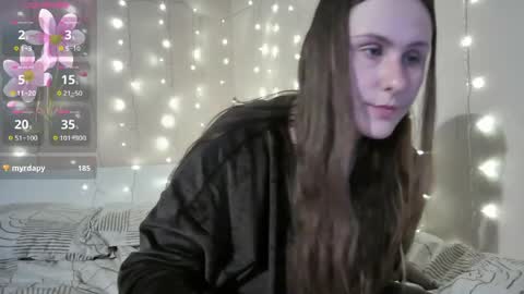 emma_just online show from May 31, 9:27 am