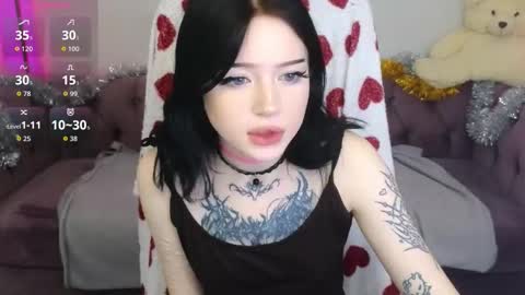 emma_kirks online show from December 23, 10:35 am