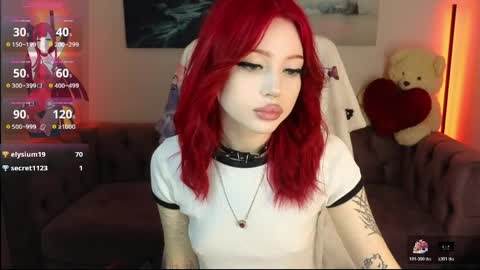 Snapshot of emma_kirks chatting on April 6, 12:28 pm emma_kirks online show from April 6, 12:28 pm