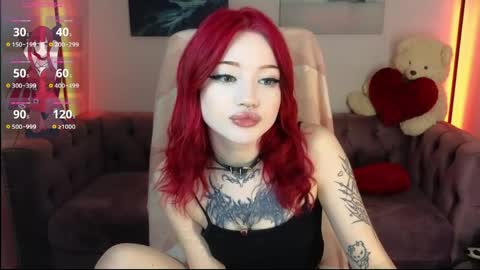 Snapshot of emma_kirks chatting on April 9, 12:21 pm emma_kirks online show from April 9, 12:21 pm