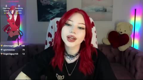 Snapshot of emma_kirks chatting on April 14, 12:44 pm emma_kirks online show from April 14, 12:44 pm