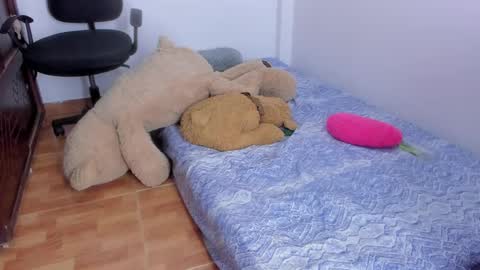 whises lits        online show from September 23, 11:13 am