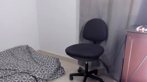 Snapshot of emma_lean chatting on July 9, 10:25 pm whises lits online show from July 9, 10:25 pm