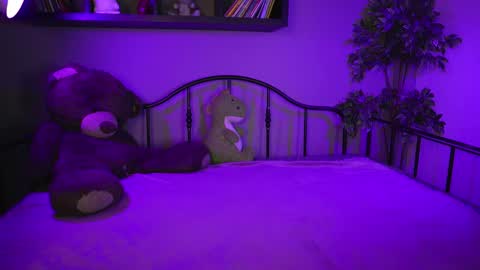 Snapshot of emma_lirys chatting on March 7, 10:07 pm Emma online show from March 7, 10:07 pm