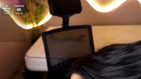 Snapshot of emma_lirys chatting on March 13, 9:05 am Emma online show from March 13, 9:05 am