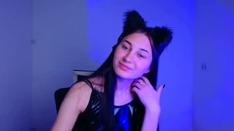 Emma online show from December 5, 6:44 pm