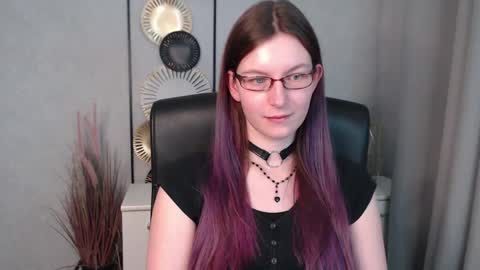 emma online show from December 9, 12:40 pm