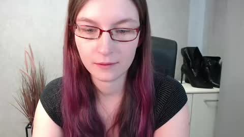 emma online show from February 18, 1:11 pm