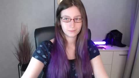 emma online show from November 14, 7:07 am